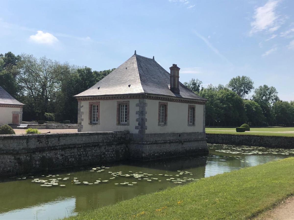 Chateau-Hotel De Bourron Exterior foto